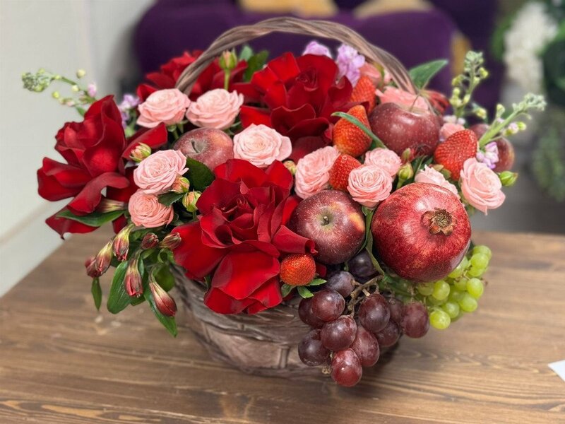 bouquet with fruits and flowers