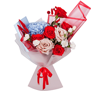 Blue/purple hydrangea - 1, Red rose 50 cm - 6, Rose Cream 50 cm - 4, lisianthus - 2, White spray carnation - 4, Waxflower (1 pc.), Dried flowers in assortment, Wrapping Paper, Ribbon