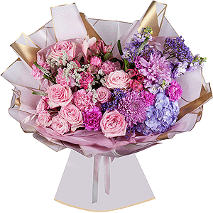 Blue/purple hydrangea - 1, Magnum Purple Chrysanthemum - 2, Matthiola Lilac - 4, Lilac carnation - 7, Peony sprayrose - 5, Peony rose pink 'OHara' - 5, Alstromeria white, soft pink - 7, Pink carnation - 8, Limonium (1 pc.), Veronica spray, Dried flowers in assortment, Wrapping Paper