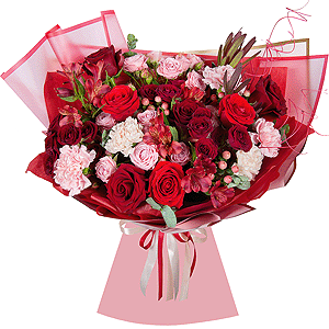 Carnation white, cream - 4, Bright pink spray rose mix, 50 cm - 4, Red rose 50 cm - 9, Alstromeria Red, Bright Pink - 6, Spray rose: red 50 cm - 3, Pink carnation - 5, Leukodendron, Hypericum, Eucalyptus Cinerea, Dried flowers in assortment, Wrapping Paper, Ribbon