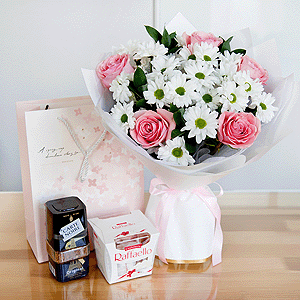 Gift set "Provence Aroma with candies and coffee" with delivery Astrakhan