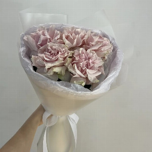 "Lilac Tenderness" Bouquet of 5 Roses with delivery Astrakhan