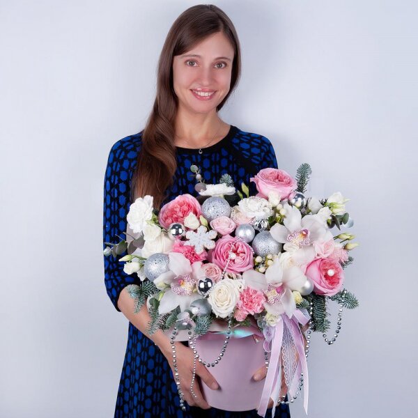 White Cymbidium Orchid Bud - 5, White rose 50 cm - 6, Peony rose pink 'OHara' - 4, Bright pink spray rose mix, 50 cm - 3, Pink carnation - 4, lisianthus - 4, Carnation white, cream - 5, Round flower box medium, Oasis, Spruce branches (1pc.), Eucalyptus Cinerea, Flask for orchids, Hypericum, Christmas decor (set), Wrapping Paper