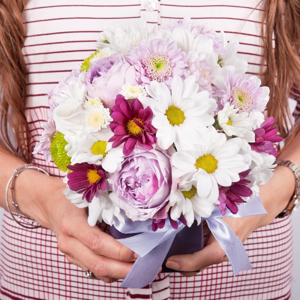 Athos poms Stallion - 3, Bacardi White Spray Chrysanthemum - 2, Spray peony rose Lavander, 50 cm - 1, Bacardi Pink Spray Chrysanthemum - 1, Baltica Pink Spray Chrysanthemum - 2, Oasis, Wrapping Paper, Ribbon