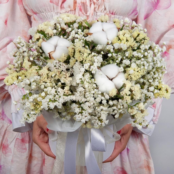 Gypsophila - 4, Round flower box small , Oasis, White statice, Cotton bud, Wrapping Paper