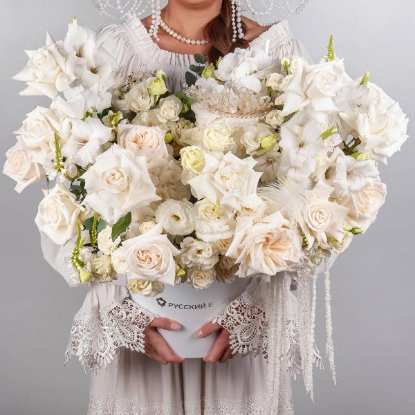 Peony style roses - 5, White rose 50 cm Ecuador - 12, lisianthus - 4, Spray rose: white, cream, light pink 50 cm - 17, White spray carnation - 18, White Gladiolus - 5,  White Hydrangea - 1, Round flower box medium, Oasis, Veronica spray, Eucalyptus, Amaranth stabilized, Feathers decor., Decorative crown