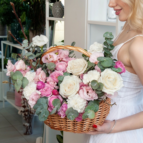 Spray peony rose Misty Bubbles, 50 cm - 3, Pink Lisianthus (Eustoma) - 4, Carnation white, cream - 15, White rose 50 cm Ecuador - 7, Small Basket, Eucalyptus, Artificial branch, Oasis
