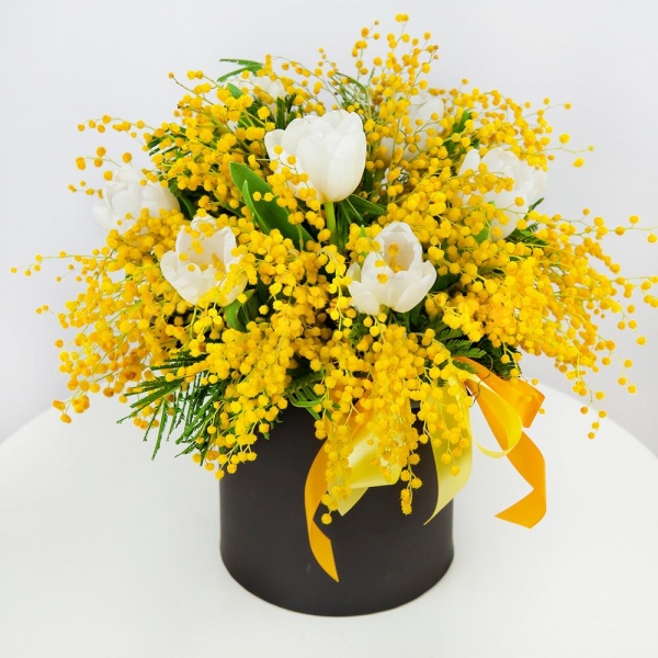 Mimosa - 4, Tulip white - 9, Round flower box small , Oasis, Film, Ribbon