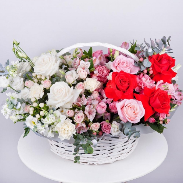Pink rose 50 cm - 5, White rose 50 cm Ecuador - 4, Carnation white, cream - 3, Bright pink spray rose mix, 50 cm - 7, Alstromeria white, soft pink - 7, White Matthiola - 3, lisianthus - 7, Red rose Nina 50 cm - 4, Pink carnation - 3, Large Basket, Oasis, Eucalyptus Cinerea, Fern (1 pc.), Hypericum