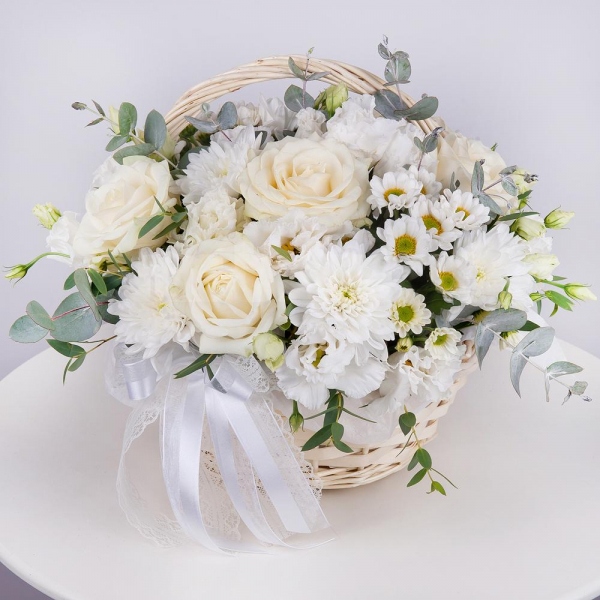White rose 50 cm - 9, Santini White Spray Chrysanthemum - 2, lisianthus - 3, Baltica White Spray Chrysanthemum - 2, Small Basket, Oasis, Eucalyptus Cinerea, Ribbon
