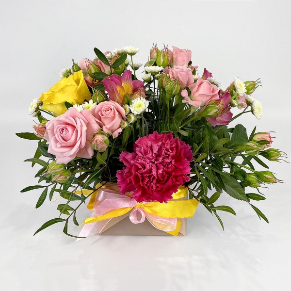 Yellow rose 50 cm - 2, Alstromeria Red, Bright Pink - 2, Bright pink spray rose mix, 50 cm - 1, Athos poms Stallion - 2, Pink carnation - 2, Oasis, Wrapping Paper, Pistachio