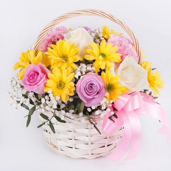 White rose 50 cm - 5, Pink rose 50 cm - 6, Pink carnation - 3, Bacardi Yellow Spray Chrysanthemum - 3, Gypsophila - 1, Small Basket, Oasis, Pistachio