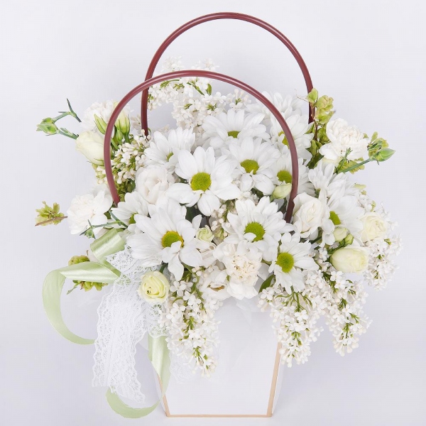 White Lilac - 3, Bacardi White Spray Chrysanthemum - 4, lisianthus - 2, White spray carnation - 3, Flower bag, Oasis, Ribbon
