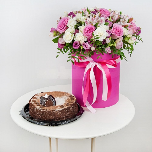 Pink rose 50 cm - 12, Alstromeria white, soft pink - 6, Spray rose: white, cream, light pink 50 cm - 11, Pink Lisianthus (Eustoma) - 6, Round flower box medium, Oasis, Film, Pistachio, Cake in assortment, Ribbon