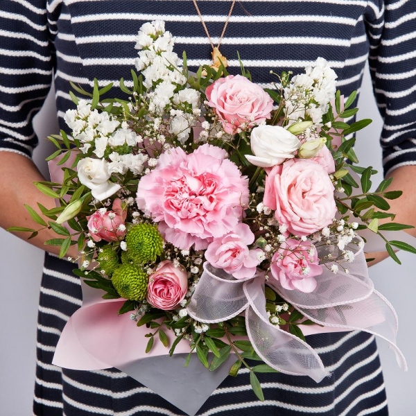 Pink carnation - 3, Gypsophila - 1, Bright pink spray rose mix, 50 cm - 1, Pink spray carnation - 2, Athos pom Feeling Green - 1, White statice, Pistachio, Oasis, Wrapping Paper