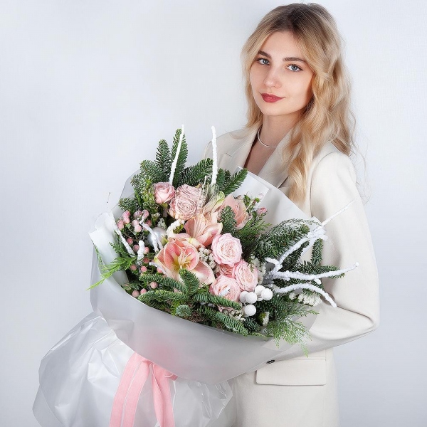 Pink amaryllis - 2, Peony sprayrose - 6, Spruce branches (1pc.), Hypericum, White statice, Thuja, Christmas decor (set), Artificial branch, Wrapping Paper