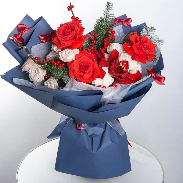 Red rose Nina 50 cm - 3, Red amaryllis - 1, Peony sprayrose - 6, Spruce branches (1pc.), Artificial branch, Ilex, Wrapping Paper