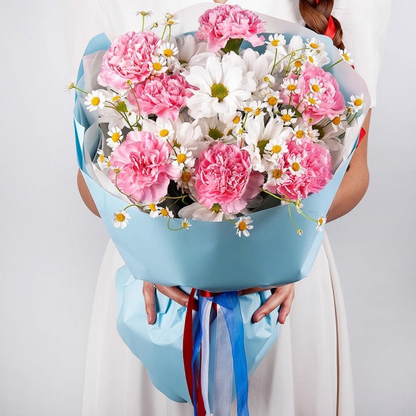 Pink carnation - 15, Bacardi White Spray Chrysanthemum - 2, Chamomile - 2, Wrapping Paper
