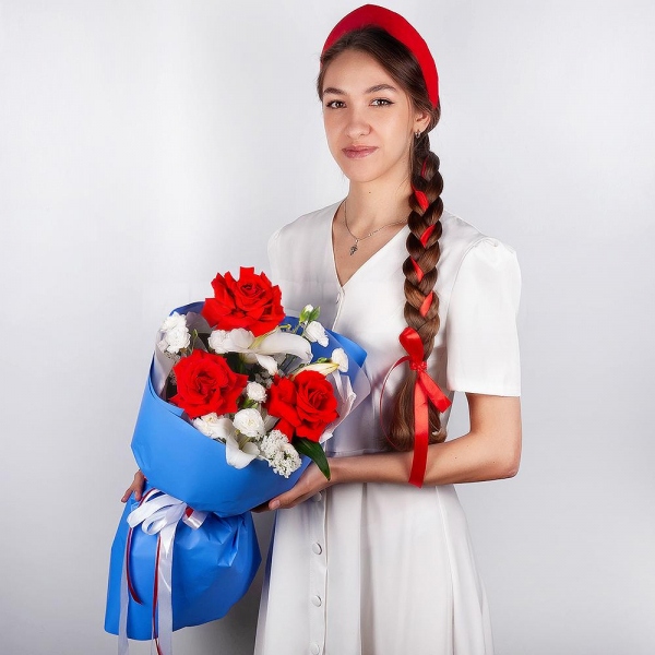 Lilies - 1, Red rose Nina 50 cm - 7, White spray carnation - 5, White statice, Wrapping Paper