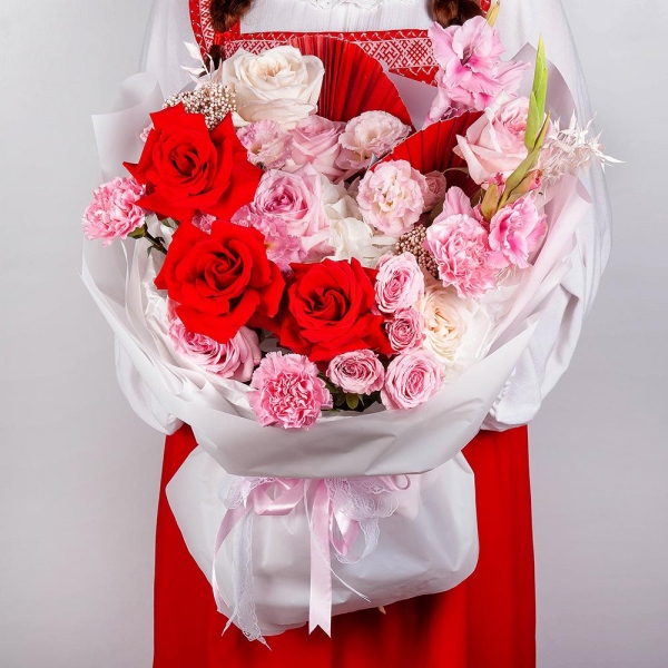 Pink Gladiolus - 2, Peony rose pink 'OHara' - 6, Red rose Nina 50 cm - 5,  White Hydrangea - 1, Pink Lisianthus (Eustoma) - 2, Bright pink spray rose mix, 50 cm - 2, Pink carnation - 7, Ozotamnus, Dried flowers decor, Wrapping Paper