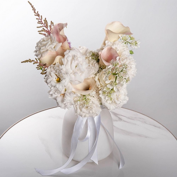 Calla lilies - 5, lisianthus - 11, Astilbe, Ozotamnus, Ribbon