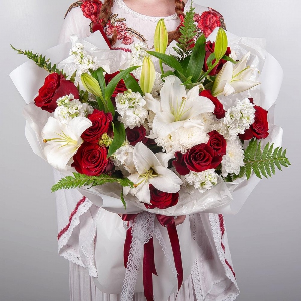 Rose Red 50 cm Ecuador - 17, Baltica White Spray Chrysanthemum - 2, White Matthiola - 7, Lilies - 2, Fern (1 pc.), Wrapping Paper