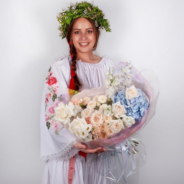 White rose 50 cm Ecuador - 2, Blue/purple hydrangea - 1, Spray peony rose  - 5, Carnation white, cream - 7, White Matthiola - 4, Baltica White Spray Chrysanthemum - 1, lisianthus - 1, Blue Delphinium, Wrapping Paper