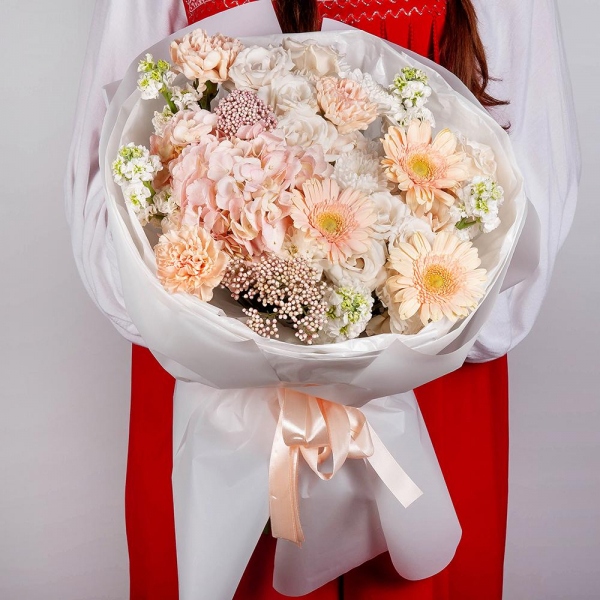 Pink Hydrangea - 1, Spray rose: white, cream, light pink 50 cm - 2, White Matthiola - 5, Cream gerbera - 7, Baltica White Spray Chrysanthemum - 2, Carnation white, cream - 9, Ozotamnus, Wrapping Paper