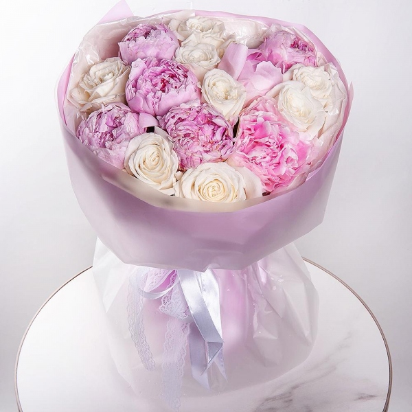 Peony pink - 7, White rose 50 cm Ecuador - 18, Wrapping Paper
