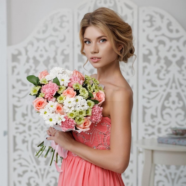 Pink carnation - 5, Bacardi White Spray Chrysanthemum - 4, Athos poms Green Lizard - 6, Pink rose 50 cm - 9, Ruscus, Felt, Ribbon