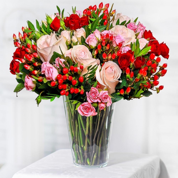 White rose 50 cm - 7, Bright pink spray rose mix, 50 cm - 17, Hypericum, Pistachio, Wrapping Paper