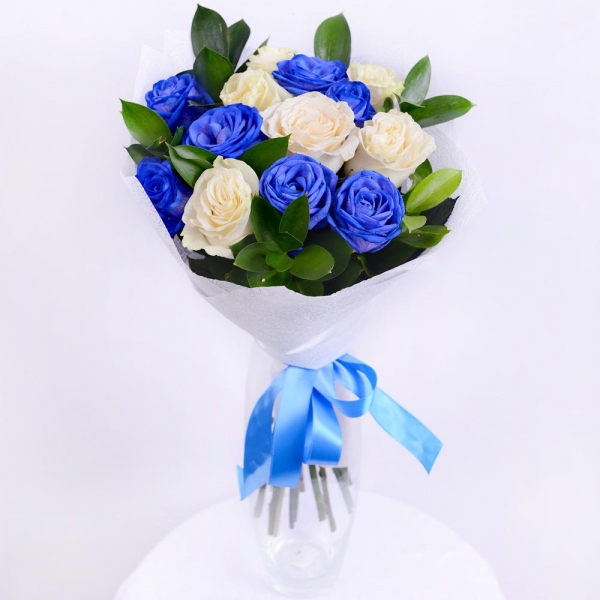 Rose blue - 9, White rose 50 cm Ecuador - 8, Ruscus, Wrapping Paper