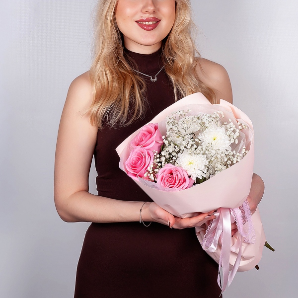 Rose Pink 50 cm Ecuador (Chelo, Hermosa, Novia, Titanik, Engagement, Pink Mondiale) - 5, Gypsophila - 3, Baltica White Spray Chrysanthemum - 1, Wrapping Paper
