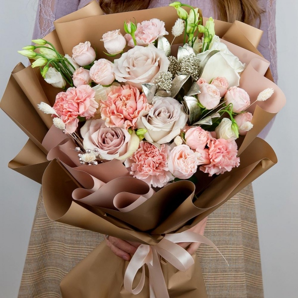 Rose Powder 50 cm Ecuador (Quicksand, Menta) - 4, lisianthus - 3, White rose 50 cm - 3, Peony sprayrose - 4, Pink carnation - 7, Dried flowers decor, Wrapping Paper