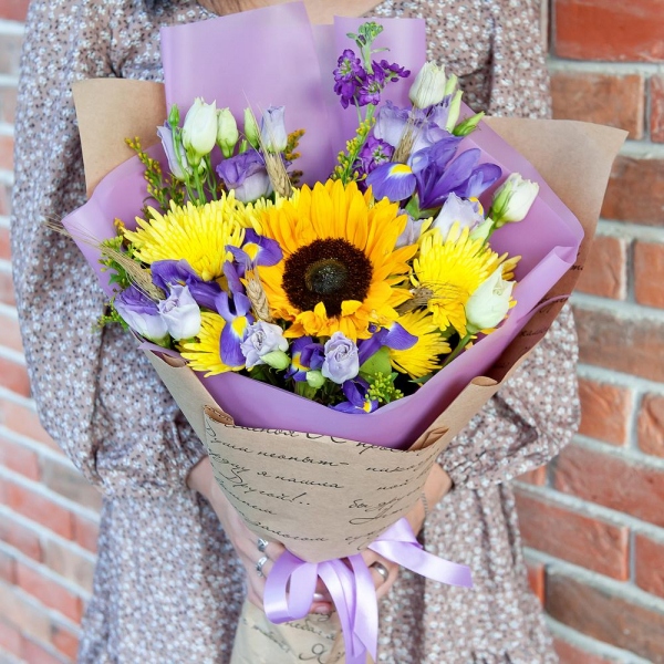 Sunflower - 2, Irises - 4, Baltica Yellow Spray Chrysanthemum - 4, Matthiola Lilac - 2, lisianthus - 2, Pink Lisianthus (Eustoma) - 1, Dried flowers decor, Wrapping Paper