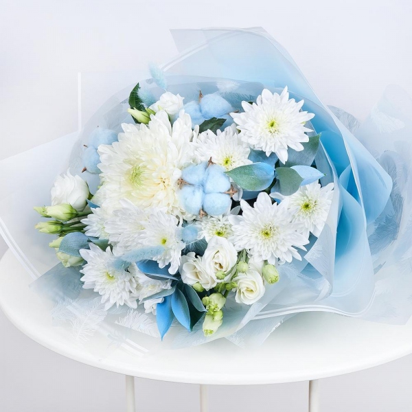 Baltica White Spray Chrysanthemum - 4, Magnum White Chrysanthemum - 3, lisianthus - 3, Cotton bud, Ruscus, Dried flowers decor, Wrapping Paper