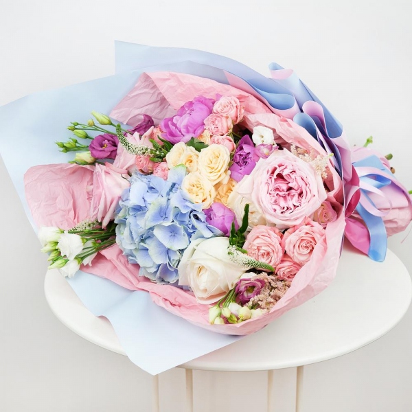 Blue/purple hydrangea - 3, Peony style roses - 4, Peony pink - 5, Spray rose: white, cream, light pink 50 cm - 5, lisianthus - 3, Peony rose pink 'OHara' - 4, Pink Lisianthus (Eustoma) - 2, Veronica spray, Wrapping Paper