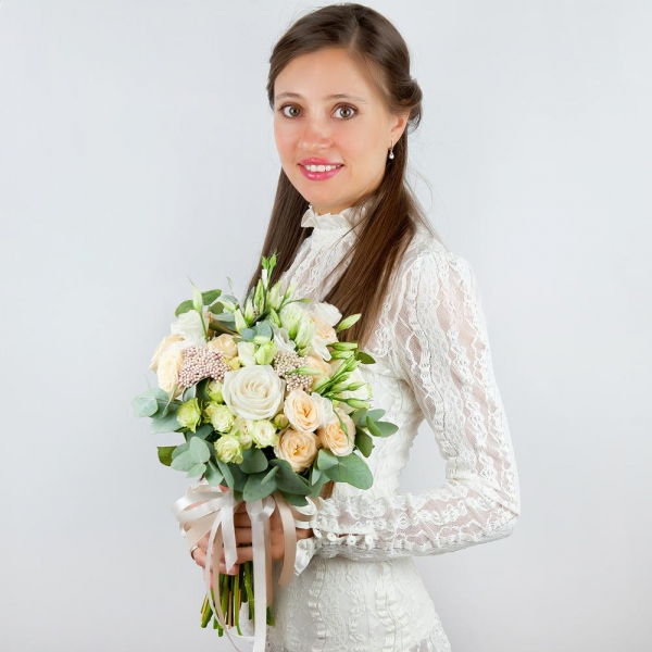 Spray rose: white, cream, light pink 50 cm - 9, White rose 50 cm - 7, lisianthus - 5, Ozotamnus, Eucalyptus Cinerea, Ribbon