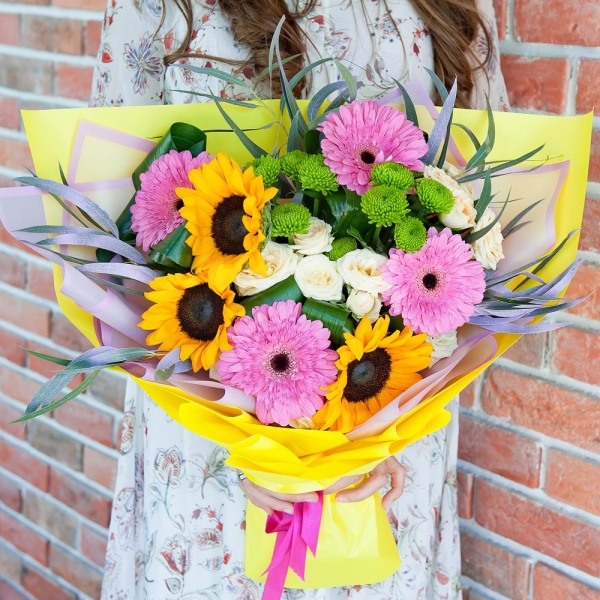 Sunflower - 5, Gerbera pink - 6, Athos pom Feeling Green - 5, Spray rose: white, cream, light pink 50 cm - 3, Aspidistra (1 pc.), Eucalyptus, Wrapping Paper