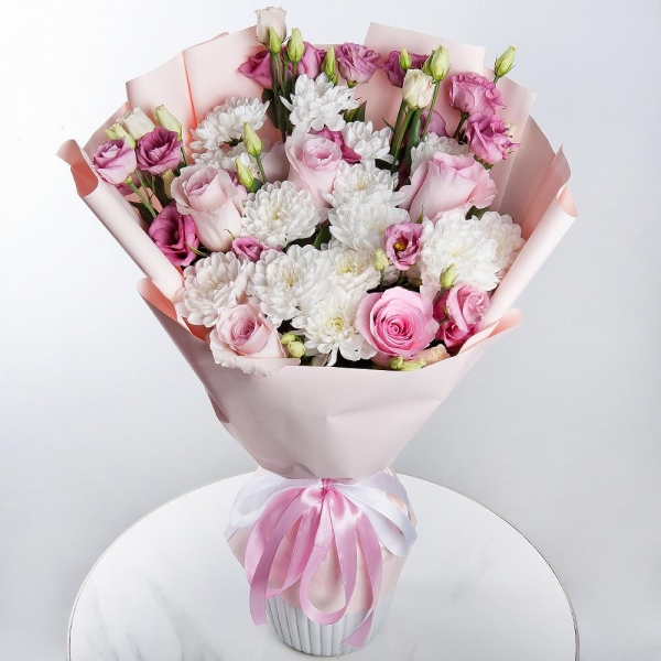 Baltica White Spray Chrysanthemum - 5, Pink Lisianthus (Eustoma) - 7, Pink rose 50 cm - 7, Wrapping Paper