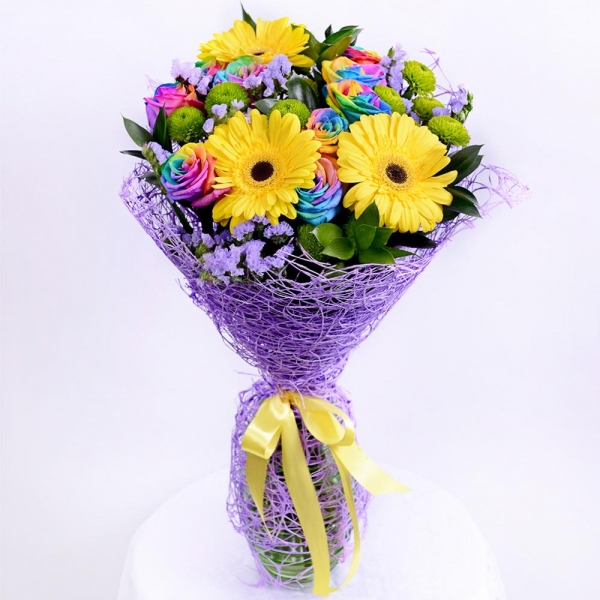 Rainbow rose - 15, Athos pom Feeling Green - 5, Gerbera yellow - 5, Blue Statice, Ruscus, Sisal, Ribbon