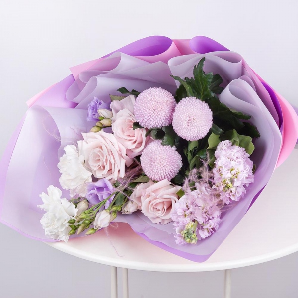 Pink Matthiola - 2, Momoko Chrysanthemum - 3, Rose Powder 50 cm Ecuador (Quicksand, Menta) - 4, Carnation white, cream - 5, Purple Lisianthus (Eustoma) - 3, Dried flowers decor, Wrapping Paper