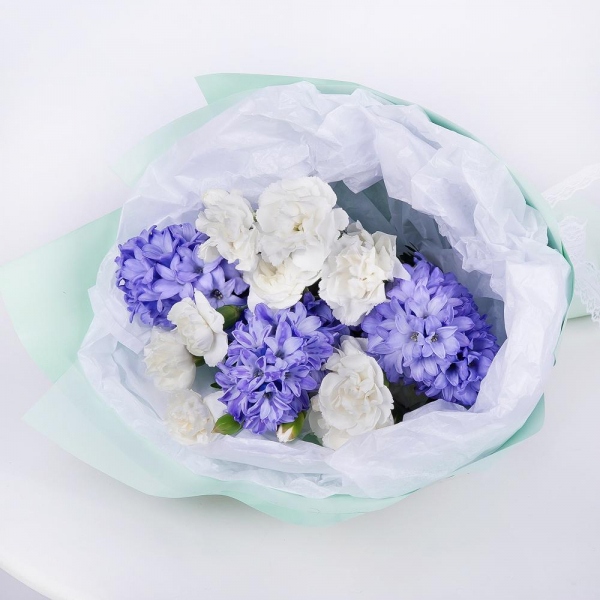 Blue Hyacinth - 4, White spray carnation - 6, Wrapping Paper