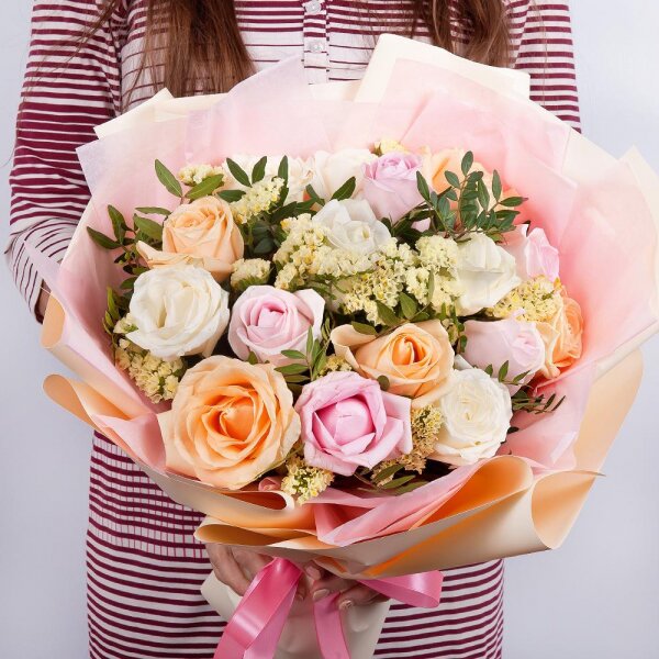Pink rose 50 cm - 7, White rose 50 cm - 8, Rose Cream 50 cm - 6, Yellow Statice, Pistachio, Wrapping Paper