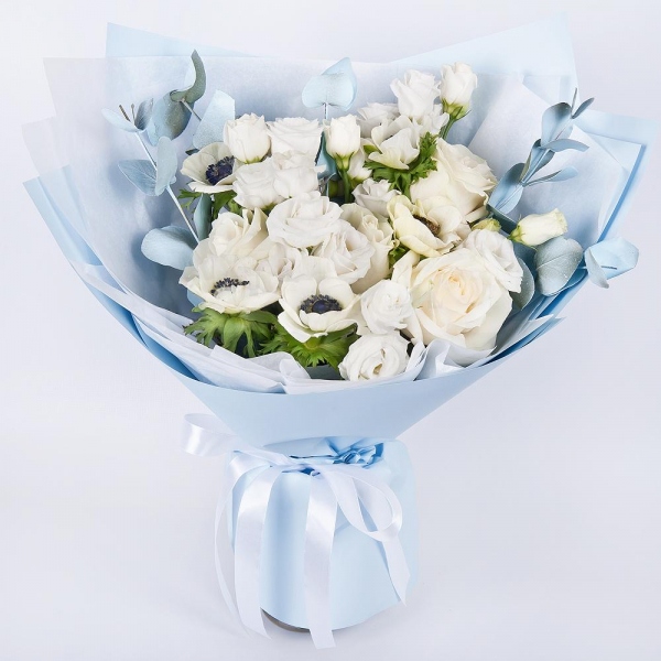 White anemone - 7, White rose 50 cm - 9, lisianthus - 4, Eucalyptus Cinerea, Wrapping Paper