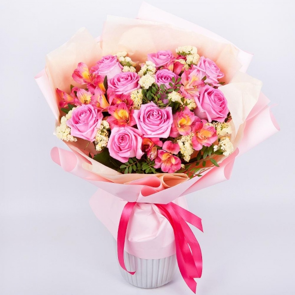 Pink rose 50 cm - 11, Alstromeria Red, Bright Pink - 5, Pistachio, Wrapping Paper, Yellow Statice