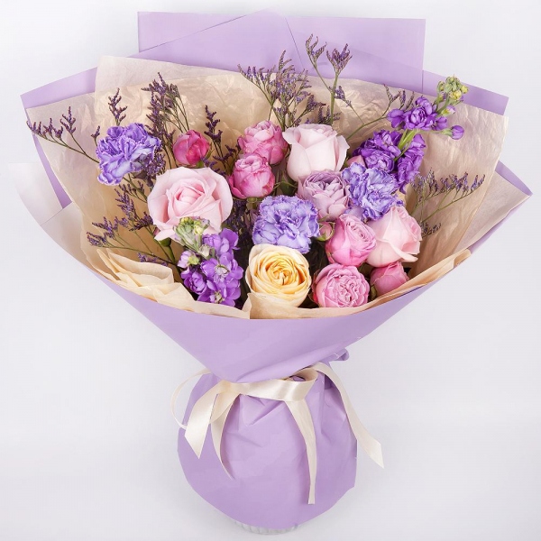 Matthiola Lilac - 2, Pink rose 50 cm - 5, Rose Cream 50 cm - 2, Bright pink spray rose mix, 50 cm - 3, Lilac carnation - 7, Limonium (1 pc.), Wrapping Paper