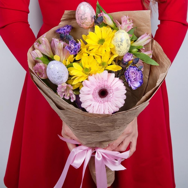 Bacardi Yellow Spray Chrysanthemum - 1, Gerbera pink - 1, Alstromeria white, soft pink - 3, Carnation spray - 3, Easter eggs (3 pc.), Wrapping Paper, Ribbon