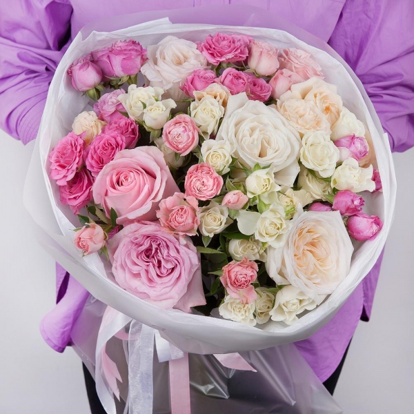 Peony rose pink 'OHara' - 3, White rose 50 cm - 4, Pink rose 50 cm - 5, Spray rose: white, cream, light pink 50 cm - 12, Wrapping Paper