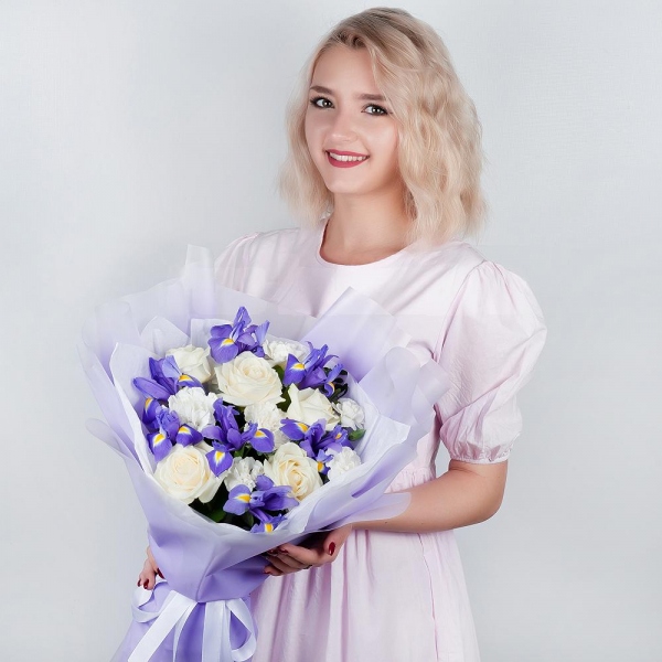Irises - 10, White rose 50 cm - 7, White spray carnation - 2, Carnation white, cream - 7, Wrapping Paper